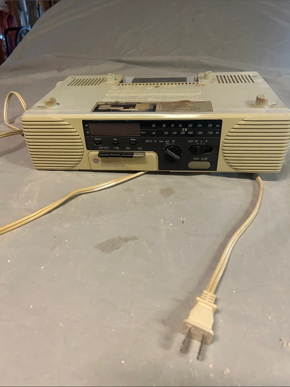 Spacemaker AM/FM Stereo Radio & Cassette Player